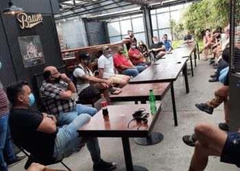 LA UCI JUNTO A COMERCIANTES Y EL EJECUTIVO POR LA EXTENSIÓN HORARIA