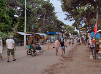 MAR AZUL CUENTA CON SU PROPIA PEATONAL