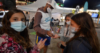 LA MUNICIPALIDAD INFORMÓ QUE SE RESTRINGEN ACTIVIDADES ENTRE LAS 2 Y 6 AM ANTE EL AUMENTO DE CASOS