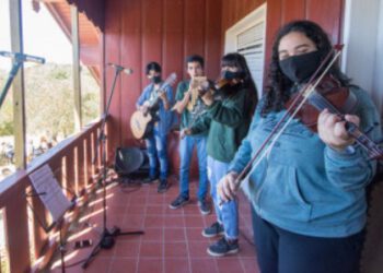 EMO: SE CONVOCA A CHICOS Y CHICAS QUE SEPAN TOCAR UN INSTRUMENTO