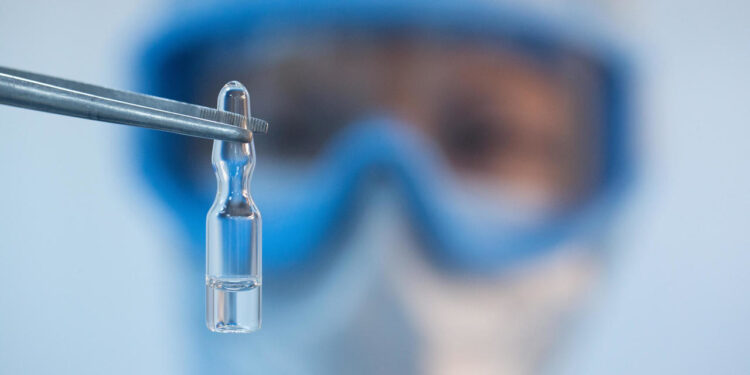 CÓMO ACTÚAN LAS VACUNAS COVID-19 CON LAS TRADICIONALES DE INVIERNO?