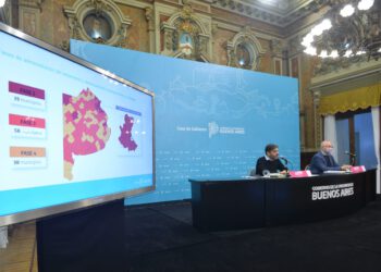 «DEBEMOS LOGRAR QUE BAJE LA CURVA DE CONTAGIOS»