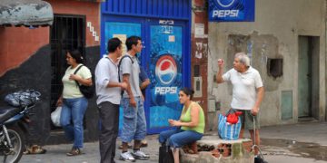 UNA FAMILIA NECESITA $60.874 PARA NO CAER EN LA POBREZA