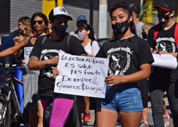 MASIVA MARCHA A FAVOR DEL DEPORTE