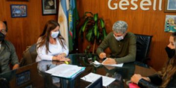 LA COMUNA FIRMÓ UN CONVENIO CON LA SEDRONAR