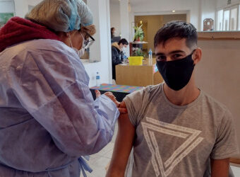 COMIENZA LA VACUNACIÓN A PERSONAS SIN PATOLOGÍAS DE RIESGO