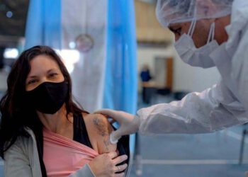 LA CONSIGNA ES VACUNARSE