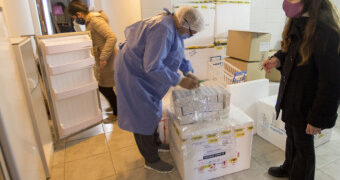 LLEGARON 3400 DOSIS CONTRA EL COVID 19