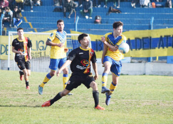 LA LIGA MADARIAGUENSE ARRANCA CON PÚBLICO