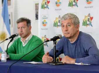 EL INTENDENTE BRINDÓ UNA CONFERENCIA DE PRENSA PARA ANUNCIAR MEDIDAS PARA EL COMERCIO