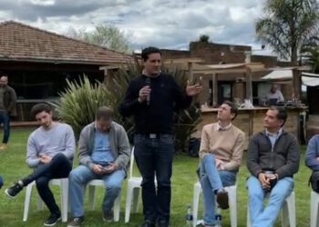 “PUSIMOS AL RADICALISMO DE PIE”