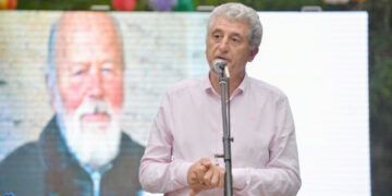 BARRERA Y LOS 90 EN EL BOSQUE