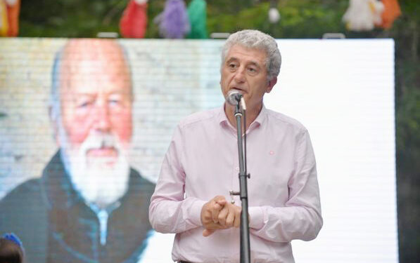 BARRERA Y LOS 90 EN EL BOSQUE