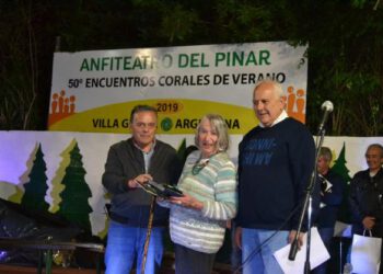 LOS ENCUENTROS CORALES DESPIDIERON A ROSEMARIE