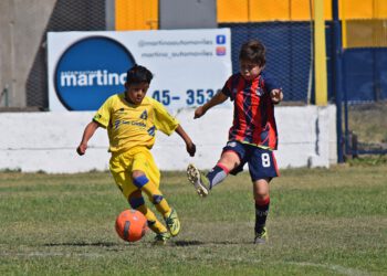 CANARITOS Y CUERVITOS TUVIERON SU CLÁSICO
