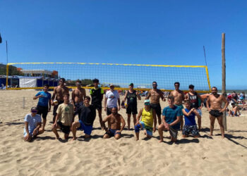 UN SÁBADO A PURO BEACH VOLEY