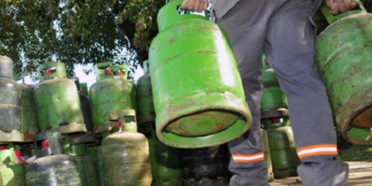 MÁS GASTO, MENOS GASTO