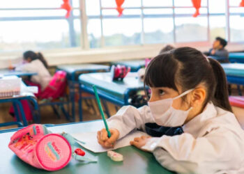 DESDE HOY ES OPTATIVO EL USO DE BARBIJOS EN LAS ESCUELAS Y LUGARES DE TRABAJO DE LA PROVINCIA DE BUENOS AIRES