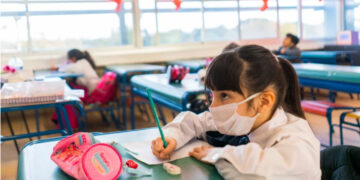 DESDE HOY ES OPTATIVO EL USO DE BARBIJOS EN LAS ESCUELAS Y LUGARES DE TRABAJO DE LA PROVINCIA DE BUENOS AIRES