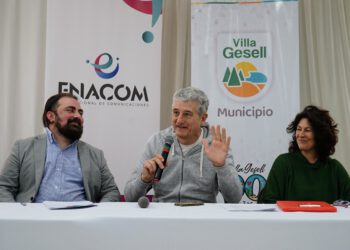 Las voces de siempre, ahora con credencial
