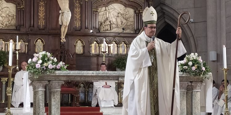 El obispo Mestre agradeció a dios por el 5to aniversario de ordenación