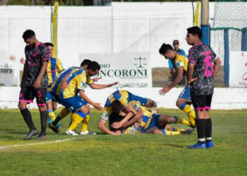 El Canario ganó y sigue solito arriba