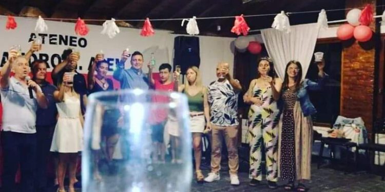 Brindis y llamado a la unidad