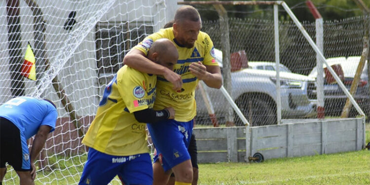 Estreno con goleada para el senior «Canario»