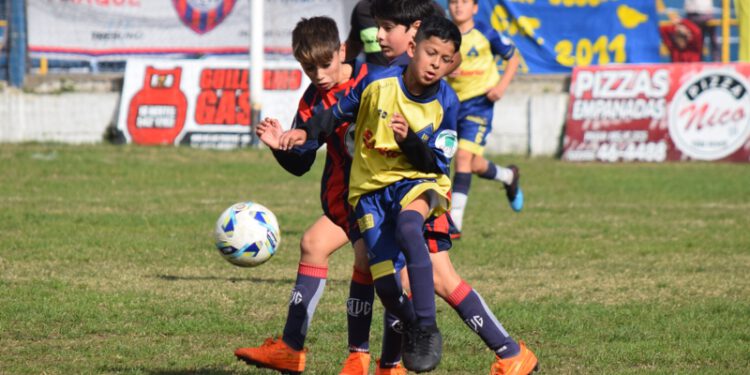 Domingo de Clasiquito geselino