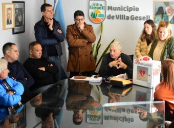 Nuevos desfibriladores a los clubes geselinos