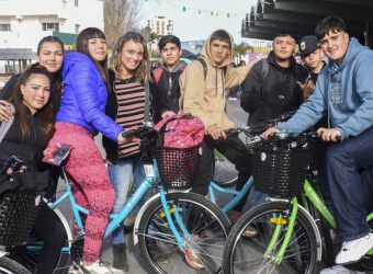 Bicicletas para 100 estudiantes geselinos