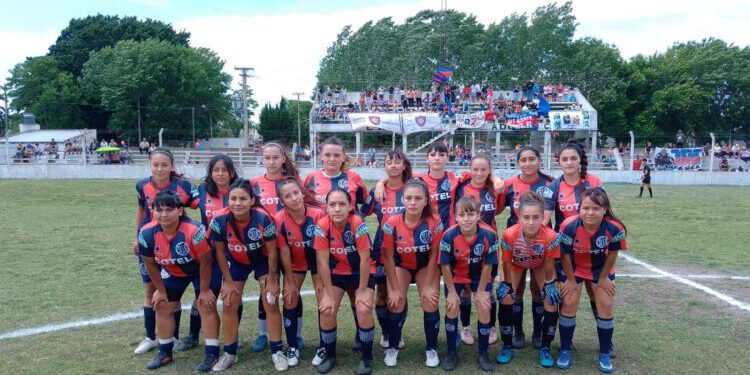 Las «Cuervitas» salieron campeonas en el Alcuaz