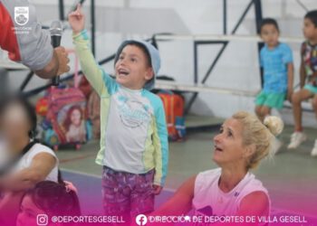 Exitoso arranque de la Colonia en el Polideportivo