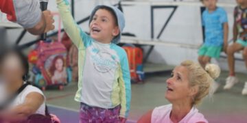 Exitoso arranque de la Colonia en el Polideportivo