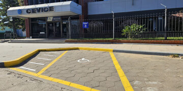 Cevige cuenta con un estacionamiento para vehículos de personas con discapacidad