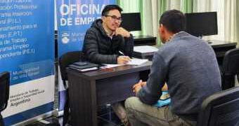 La oficina de empleo está realizando entrevistas laborales