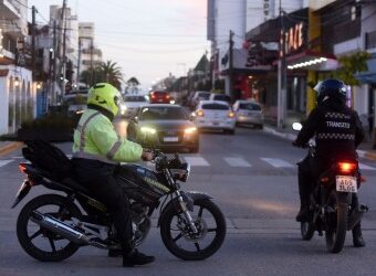 Agravan multas y ordena la destrucción de los escapes modificados