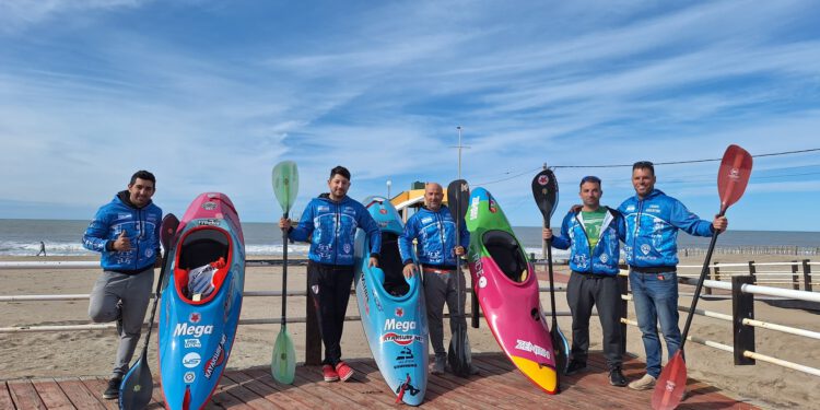 Geselinos disputan el mundial de kayak surf