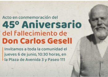 HOMENAJE EN LA PLAZA