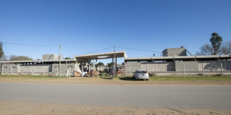 CANCHA DE HOCKEY: AVANZA LA CONSTRUCCIÓN DEL EDIFICIO