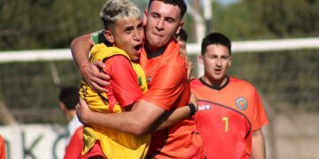 Derrotas para Cuervos y Zorros