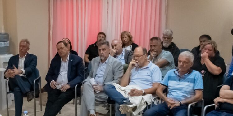 Temporada 2025: reunión con empresarios para promover la actividad turística