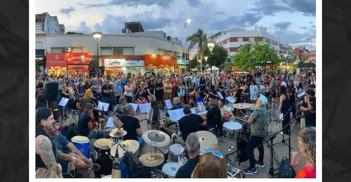 Volvió la orquesta a la peatonal