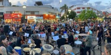 Volvió la orquesta a la peatonal