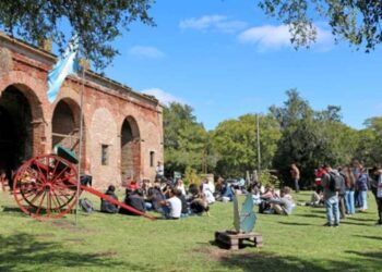 Estudiantes de UADE Costa Argentina avanzan en proyectos de restauración para La Invernada en Madariaga