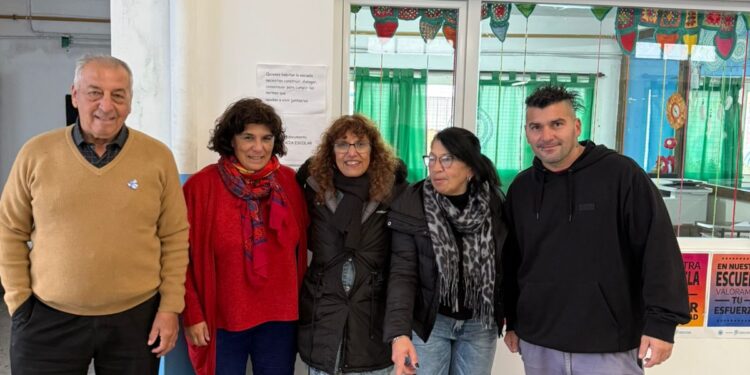 CEVIGE realizó una donación de productos de limpieza a las escuelas de Villa Gesell