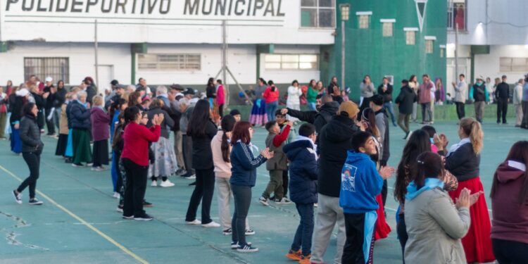 ÚLTIMOS PREPARATIVOS PARA EL 25 DE MAYO