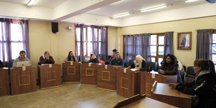 Terminal de Ómnibus, cámaras de seguridad, exhumaciones y feria americana