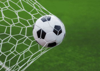 FÚTBOL. SE POSTERGÓ EL DEBUT DE LA SELECCIÓN