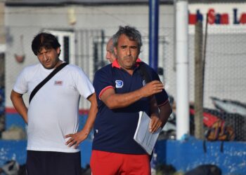 FÚTBOL. Santana NO seguirá en el Cuervo